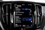 Volvo XC60 2.0 T6 Plug-in hybrid AWD Ultra Black Edition | S/K-Panodak | Elek. Trekhaak | Alarmklasse 3 | Dig. Cockpit | Adapt. Cruise | Memory Stoelen | Elek. Klep | Stoel-+stuurverw. | Camera | NAV+App. Connect | ECC | LM 21" | 0210