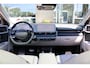 Hyundai Ioniq 5 Lounge AWD 77.4 kWh | Wit interieur | Glazen dak | Camera spiegels | 360 graden camera | Elektrisch bedienbare stoelen | | Achterbank in delen neerklapbaar | Achterstoelen elektrisch verstelbaar | Achterstoelen verwarmd