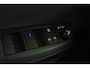 Toyota Yaris Cross 1.5 Hybrid | 4X4 | Leer | Elektrische Achterklep | Parkeersensoren | Navigatie | Apple Carplay/Android auto |
