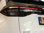 Toyota Yaris Cross 1.5 Hybrid Explore - ORIGINEEL NEDERLANDSE AUTO - NAVIGATIE - PARKEERSENSOREN VOOR/ ACHTER - CAMERA - CLIMATE CONTROL - KEYLESS ENTRY/ START - 17 INCH LICHT METALEN VELGEN - VOORSTOELEN VERWARMD
