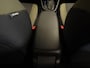 Toyota Yaris Cross 1.5 Hybrid Explore - ORIGINEEL NEDERLANDSE AUTO - NAVIGATIE - PARKEERSENSOREN VOOR/ ACHTER - CAMERA - CLIMATE CONTROL - KEYLESS ENTRY/ START - 17 INCH LICHT METALEN VELGEN - VOORSTOELEN VERWARMD