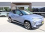 Hyundai Kona Electric Premium 65.4 kWh | Lederen bekleding | 360 graden camera | Elektrisch bedienbare voorstoelen | Cruise control adaptief | | Achterbank in delen neerklapbaar | Achterruitverwarming | Achterstoelen verwarmd