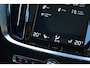 Volvo V60 2.0 T8 Twin Engine AWD Inscription | Leer | Trekhaak | NL-Auto |