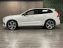 Volvo XC60 T6 AWD Recharge R-Design | Harman Kardon | Adaptieve Cruise Control | Crystal White | 21 Inch | Standkachel met Volvo On Call App | Stoelverwarming voor+achter | Stuurwielverwarming | Full LED Meesturende koplampen | Pilot Assist | BLIS Dode Hoek Detectie