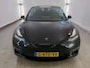 Tesla Model 3 Long Range AWD 75 kWh 351pk | 19" Velgen | Zwart interieur | Accu SOH 88% | Solid Black