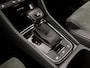 Skoda Karoq 1.0 TSI Sport Deluxe Automaat (APPLE CARPLAY, GROOT NAVI, CAMERA, LEDER/ALCANTARA, STOELVERWARMING, SPORTSTOELEN, ADAPTIVE CRUISE, GETINT GLAS, PARKEERSENSOREN, LED KOPLAMPEN, NIEUWE APK, NIEUWSTAAT)