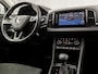 Skoda Karoq 1.0 TSI Sport Deluxe Automaat (APPLE CARPLAY, GROOT NAVI, CAMERA, LEDER/ALCANTARA, STOELVERWARMING, SPORTSTOELEN, ADAPTIVE CRUISE, GETINT GLAS, PARKEERSENSOREN, LED KOPLAMPEN, NIEUWE APK, NIEUWSTAAT)