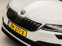 Skoda Karoq 1.0 TSI Sport Deluxe Automaat (APPLE CARPLAY, GROOT NAVI, CAMERA, LEDER/ALCANTARA, STOELVERWARMING, SPORTSTOELEN, ADAPTIVE CRUISE, GETINT GLAS, PARKEERSENSOREN, LED KOPLAMPEN, NIEUWE APK, NIEUWSTAAT)