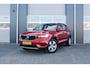 Volvo XC40 2.0 T4 190PK Momentum Automaat | Trekhaak & Sport Leder | Nette en zeer complete Nederlandse XC40 (dealer onderhouden)
