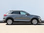 Volkswagen T-Roc 1.0 TSI Style Business 115PK | Navigatie | Stoelverwarming | Trekhaak | Parkeersensoren | Dab+ | Led
