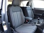 Volkswagen T-Roc 1.0 TSI Style Business 115PK | Navigatie | Stoelverwarming | Trekhaak | Parkeersensoren | Dab+ | Led
