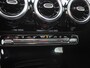 Mercedes-Benz A-klasse 200 Business Solution AMG | Achteruitrijcamera | Parkeersensoren | Stoelverwarming | Panoramadak |