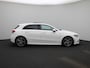 Mercedes-Benz A-klasse 200 Business Solution AMG | Achteruitrijcamera | Parkeersensoren | Stoelverwarming | Panoramadak |