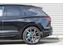 Volkswagen Touareg 3.0 TSi eHybrid 4MOTION R | Pano | Trekhaak | Massage | HUD | DynAudio | Soft Close | 22" |