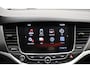 Opel Astra 1.4 Black Edition 150pk | Navigatie | Airco | Sportief | Parkeersensoren Achter | Weinig Kilometers | 1e Eigenaar | 17" Lichtmetalen Velgen | Cruise Control