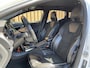 Volvo V40 2.0 D2 Summum Business | Handel/Export | Airconditioning | Afneembare Trekhaak | Lichtmetaal 16'' | Radio/Navigatie | origineel Nederlands | stuurbekrachtiging |