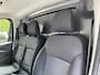 Renault Trafic 2.0 dCi 150 T30 L2H1 Comfort AUTOMAAT NIEUW MODEL MARGE AUTO GEEN BTW VERSCHULDIGD Airco/Park.Sensoren/Cruise Contr.ELektr. vew.+verst.b. Buitenspiegels/Radio met DAB/Led Dagrijverl./Dubb. pass.bank/Hoogte verst.bare stoel/Schuifdeur rechts/Multifunct. verst.b. Stuur/Mistla