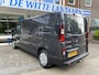 Renault Trafic 2.0 dCi 150 T30 L2H1 Comfort AUTOMAAT NIEUW MODEL MARGE AUTO GEEN BTW VERSCHULDIGD Airco/Park.Sensoren/Cruise Contr.ELektr. vew.+verst.b. Buitenspiegels/Radio met DAB/Led Dagrijverl./Dubb. pass.bank/Hoogte verst.bare stoel/Schuifdeur rechts/Multifunct. verst.b. Stuur/Mistla