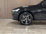Volvo XC60 T6 AWD Recharge R-Design | Head-Up Display | Stoelverwarming voor+achter | Stuurwielverwarming | Parkeercamera | BLIS Dode Hoek Detectie | Elektrische voorstoelen geheugen | Contour stoelen | Zitting verlenging voorstoelen | Schuifdak | 19 Inch | Keyless