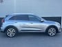 Kia Niro 1.6 GDi Hybrid DynamicPlusLine Navigatie, Stoel- & Stuurwielverwarming, 18" LMV, Smart Key, Lichtmetalen velgen, Achteruitrijcamera, Parkeersensoren voor + achter, complete historie