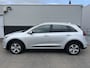 Kia Niro 1.6 GDi Hybrid DynamicLine Volledig dealeronderhouden, Navigatie, Achteruitrijcamera, Climate control, Cruise control