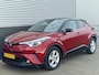 Toyota C-HR 1.8 Hybrid Style CVT-Automaat Incl: FullMap navigatie, Adaptieve Cruiscontrol, Climate control, Blindspot monitor, PArelmoer rood met zwart dak, LM velgen, Stoelverwarming.