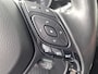 Toyota C-HR 1.8 Hybrid Style CVT-Automaat Incl: FullMap navigatie, Adaptieve Cruiscontrol, Climate control, Blindspot monitor, PArelmoer rood met zwart dak, LM velgen, Stoelverwarming.