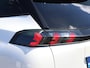 Peugeot 2008 1.2 130PK GT-Line | Navigatie | Keyless | Adaptive Cruise Control | Climate Control | Camera | LED | Apple Carplay/Android Auto | StoelVerwarming | TwoTone | 18''LMV |