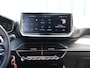 Peugeot 208 Hybrid 100PK e-DCS6 Allure | AUTOMAAT | Navigatie | Parkeersensoren | LED | Lederen Stuurwiel | Climate Control | Cruise Control | 16" LMV | Apple Carplay/Android Auto | Privacy Glass |
