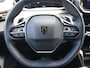 Peugeot 208 Hybrid 100PK e-DCS6 Allure | AUTOMAAT | Navigatie | Parkeersensoren | LED | Lederen Stuurwiel | Climate Control | Cruise Control | 16" LMV | Apple Carplay/Android Auto | Privacy Glass |