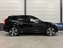 Volvo XC90 T8 Recharge AWD R-Design Long Range 455PK PANO/LUCHTVERING/TREKHAAK/HEAD-UP/360CAMERA/H&K/ACC/PILOT-ASSIST/KEYLESS/22"LMV/R-DESIGN EDITION PLUS DARK/BLACK ALL BLACK
