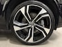 Volvo XC90 T8 Recharge AWD R-Design Long Range 455PK PANO/LUCHTVERING/TREKHAAK/HEAD-UP/360CAMERA/H&K/ACC/PILOT-ASSIST/KEYLESS/22"LMV/R-DESIGN EDITION PLUS DARK/BLACK ALL BLACK