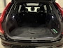Volvo XC90 T8 Recharge AWD R-Design Long Range 455PK PANO/LUCHTVERING/TREKHAAK/HEAD-UP/360CAMERA/H&K/ACC/PILOT-ASSIST/KEYLESS/22"LMV/R-DESIGN EDITION PLUS DARK/BLACK ALL BLACK