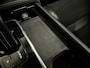 Volvo XC90 T8 Recharge AWD R-Design Long Range 455PK PANO/LUCHTVERING/TREKHAAK/HEAD-UP/360CAMERA/H&K/ACC/PILOT-ASSIST/KEYLESS/22"LMV/R-DESIGN EDITION PLUS DARK/BLACK ALL BLACK