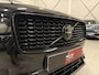 Volvo XC90 T8 Recharge AWD R-Design Long Range 455PK PANO/LUCHTVERING/TREKHAAK/HEAD-UP/360CAMERA/H&K/ACC/PILOT-ASSIST/KEYLESS/22"LMV/R-DESIGN EDITION PLUS DARK/BLACK ALL BLACK