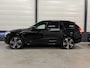 Volvo XC90 T8 Recharge AWD R-Design Long Range 455PK PANO/LUCHTVERING/TREKHAAK/HEAD-UP/360CAMERA/H&K/ACC/PILOT-ASSIST/KEYLESS/22"LMV/R-DESIGN EDITION PLUS DARK/BLACK ALL BLACK