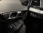 Volvo XC90 T8 Recharge AWD R-Design Long Range 455PK PANO/LUCHTVERING/TREKHAAK/HEAD-UP/360CAMERA/H&K/ACC/PILOT-ASSIST/KEYLESS/22"LMV/R-DESIGN EDITION PLUS DARK/BLACK ALL BLACK