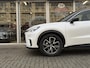 Lexus LBX 1.5 Hybrid Emotion Bi Tone | Tech pack, Leer, Stoel + Stuurverwarming, Parkeersensoren, Dodehoekherkenning, Elektrische achterklep