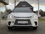 Lexus LBX 1.5 Hybrid Emotion Bi Tone | Tech pack, Leer, Stoel + Stuurverwarming, Parkeersensoren, Dodehoekherkenning, Elektrische achterklep