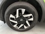 Opel Mokka SUV Level 3 100pk | Navigatie | Achteruitrijcamera | Parkeersensoren Voor en Achter | Voorstoelen Verwarmd | LED Koplampen | Verwarmde Lederen Stuurwiel | Dodehoek Detectie | Climate Control | Cruise Control | 17" Lichtmetalen Velgen | Apple Carplay/Android Auto |