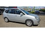 Kia Carens 2.0 CVVT X-ecutive