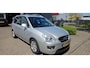 Kia Carens 2.0 CVVT X-ecutive