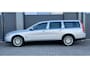 Volvo V70 2.4 140pk 5 Cil. Edition II | 5 Cilinder | 251.000 KM NAP | Trekhaak | Cruise | Goed Onderhouden | Nette Staat ! |