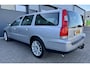 Volvo V70 2.4 140pk 5 Cil. Edition II | 5 Cilinder | 251.000 KM NAP | Trekhaak | Cruise | Goed Onderhouden | Nette Staat ! |