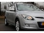 Hyundai i30 I 30cw AUTOMAAT | LEDER/STOF | CLIMA | PARK SENS | LM. VELGEN | TREKHAAK | PERFECT ONDERHOUDEN!