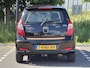 Hyundai i10 1.0 i-Drive Cool | Lichtmetale velgen 14'' Elektrische ramen voor | Trekhaak met afneembare kogel | All season banden | USB aansluiting | Airco | Dakspoiler | Stootstrips | Uitlaatsierstuk |