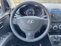 Hyundai i10 1.0 i-Drive Cool | Lichtmetale velgen 14'' Elektrische ramen voor | Trekhaak met afneembare kogel | All season banden | USB aansluiting | Airco | Dakspoiler | Stootstrips | Uitlaatsierstuk |