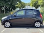 Hyundai i10 1.0 i-Drive Cool | Lichtmetale velgen 14'' Elektrische ramen voor | Trekhaak met afneembare kogel | All season banden | USB aansluiting | Airco | Dakspoiler | Stootstrips | Uitlaatsierstuk |