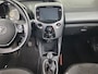 Toyota Aygo 1.0 VVT-i x-play (73 PK) 2e-Eig. & Dealer-Onderh. BOVAG-Garantie. NL-Auto. Navigatie/Apple-Carplay/Android-Auto, Achteruitrijcamera, Airco, Privacy-Glas