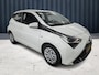 Toyota Aygo 1.0 VVT-i x-play (73 PK) 2e-Eig. & Dealer-Onderh. BOVAG-Garantie. NL-Auto. Navigatie/Apple-Carplay/Android-Auto, Achteruitrijcamera, Airco, Privacy-Glas